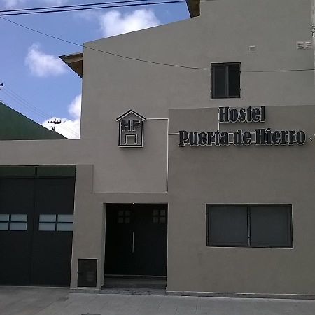 Hostel Puerta De Hierro Villa Alsina Bagian luar foto