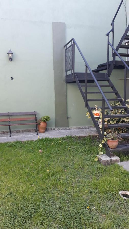 Hostel Puerta De Hierro Villa Alsina Bagian luar foto