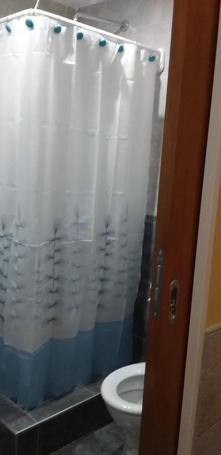 Hostel Puerta De Hierro Villa Alsina Bagian luar foto