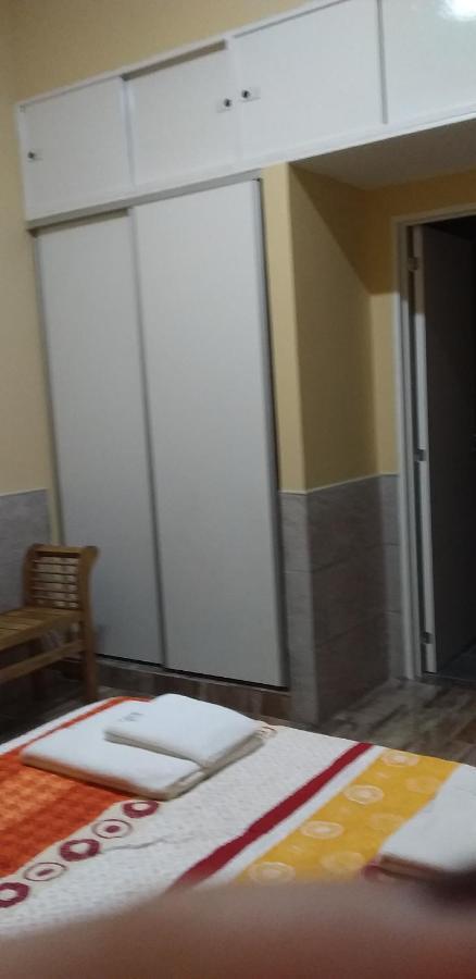 Hostel Puerta De Hierro Villa Alsina Bagian luar foto