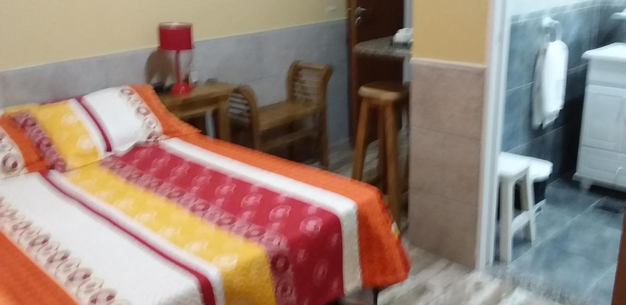 Hostel Puerta De Hierro Villa Alsina Bagian luar foto